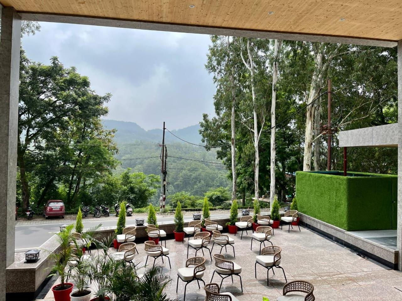 The Prominence Mussoorie Road Dehradun Hotel Екстериор снимка