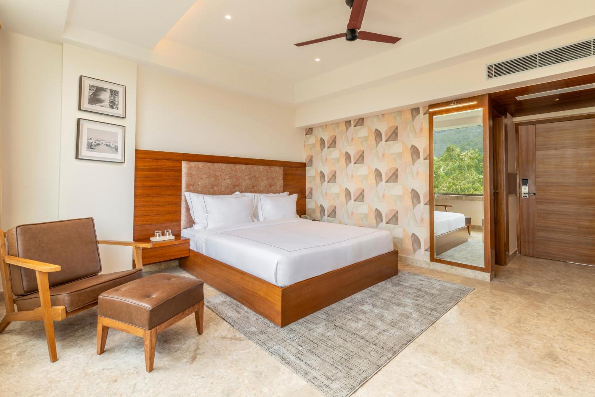 The Prominence Mussoorie Road Dehradun Hotel Екстериор снимка